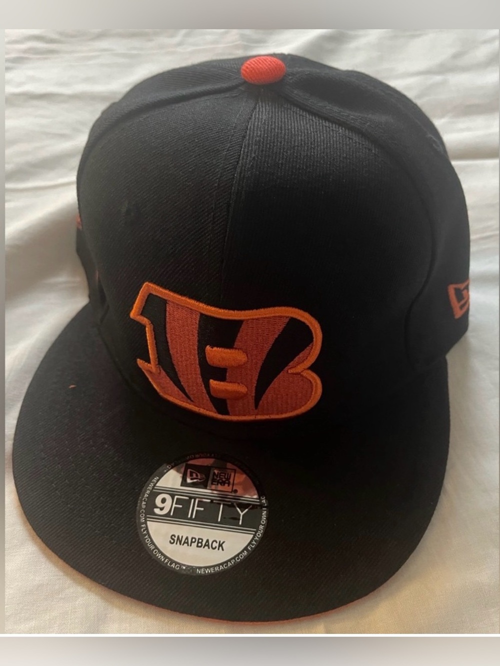 CINCINNATI BENGALS FAN FOOTBALL CAP. Brand New. SNAP BACK CAP.